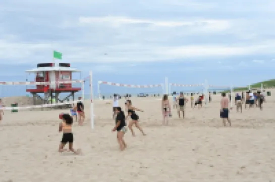 Holiday House! Fully Renovated House, Minutes to EVERYTHING, Pet Friendly!