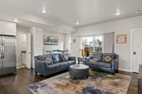 Upscale Downtown Townhome!