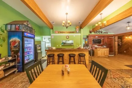 Lake Nahwatzel Resort, Cabin #2, Shared Dock just steps away! Now with WIFI!