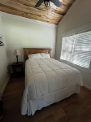 Malbec- our Charming Newly Constructed 2-bedroom Cottage at Jones von Drehle