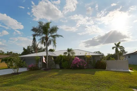 Pool Home in Fort Meyers
