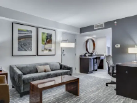 Embassy Suites by Hilton Louisville East Hotels in Lyndon