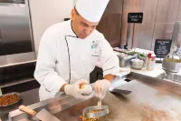 Embassy Suites by Hilton San Francisco Airport Waterfront - breakfast