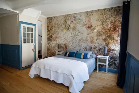 Maison de Ville, Rénovée Avec Gout au Cœur de la Cité Médiévale