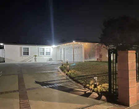 Entire Newly Renovated House in North Pomona
