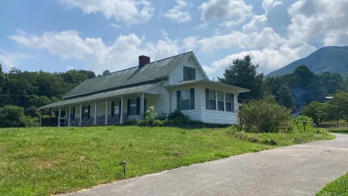 Lovely Farmhouse with beautiful views