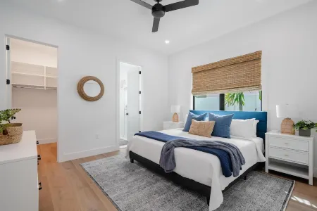 Welcome to "The Endless Summer House