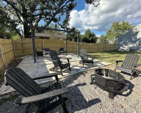 Hot Tub • Downtown Mena 3Br Family Home Hotels in Mena