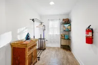 Royal Heritage Home @ Historic Leesburg