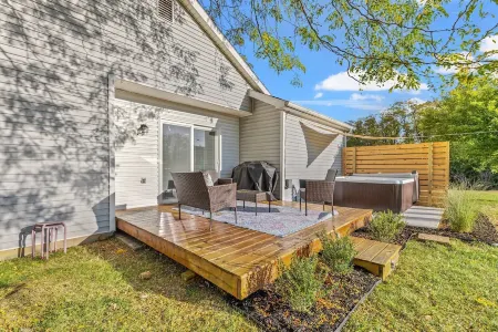 The Luxe/ Hot Tub/ On Bright Leaf Golf Course