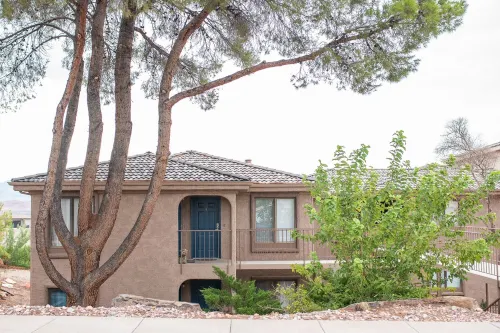 View, Pets OK, Pool, Hot Tub, Pickleball, Tennis, Basketball, Hike/Bike Trails