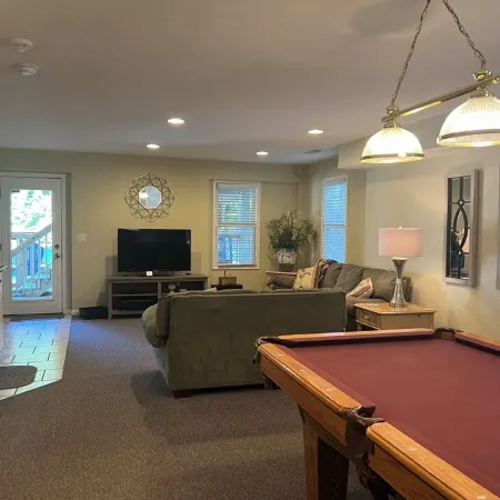 Heart of Duck!!  Heated Pool, Hot Tub, Golf Cart