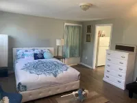 Historic Renovated Studio Apt w kitchen 2ndFl
