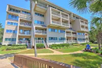 Top Floor, Amazing Views, Newly Renovated, Highly Rated, Marine Veteran Owned