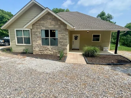 Cozy and Relaxing Lake House close to Lake of the Arbuckles