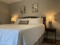 Deluxe 2 King Suites–Walk to Downtown Highlands NC– Fireplace & Fiber Optic ハイランズのホテル