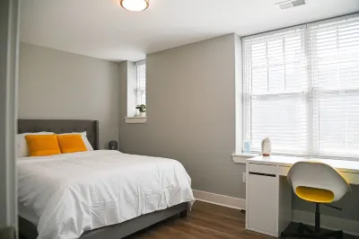 Cozy 2-Bedroom Apartment Minutes from Downtown Hotel in zona Calihan Hall