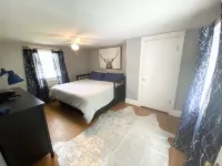 Historic charmer w/firepit surrounded by restaurants, shops and hiking trails