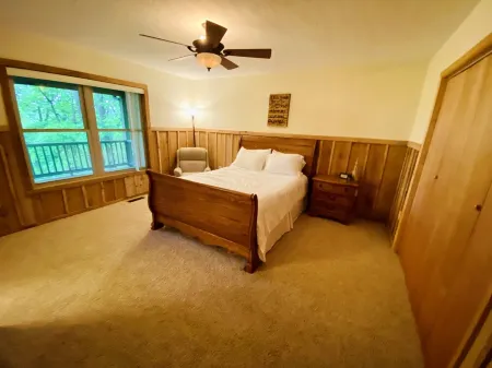 Secluded Mountain 4 Bedroom Cabin