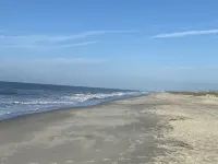 Beachski's Bliss- Ocean views and private Beach access! Hotels in Lockwoods Folly