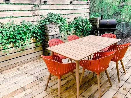 Hilltop Boho Bungalow close to Lake Blue Ridge and Downtown Blue Ridge