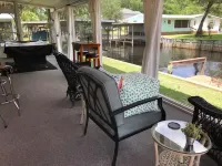 Relaxing Getaway on Florida's St Johns River!