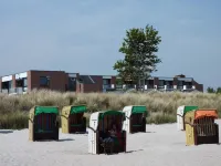 Dream sea view apartment i. d. 1st row, underground parking, pool u. beach chair