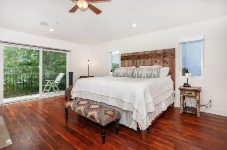 Cardiff Beach House Luxury Retreat!