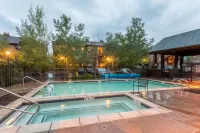 Luxury Condo with Hot Tub, Pool, & Private Patio in the Heart of Winter Park!