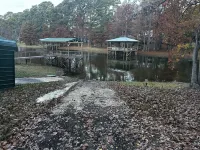 Quiet Lakefront Cottage