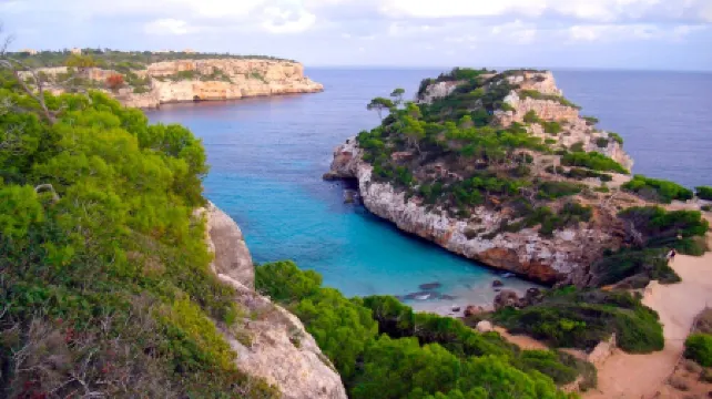 SON LLANERAS VILLA - NEAR ES TRENC, MALLORCA, RELAXING GETAWAY, POOL, A/C, WIFI