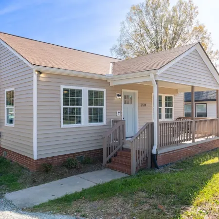 2 BR King Bed Near Duke Hospital & Campus
