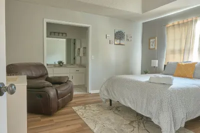 Spacious Home w/ Coffee Bar & GameRoom near Ft. Stewart & Savannah