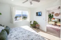 Stunning Lake Views!! Short walk to London Bridge, Lake, Restaurants, and Shops! Các khách sạn gần Lake Havasu State Park