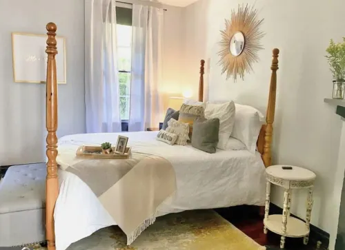 Walk to Downtown Monroe- The Blue Daisy Cottage Hotels in Monroe