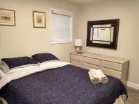 Cheerful modern, minutes to beach Hotel in zona Nokomis Beach