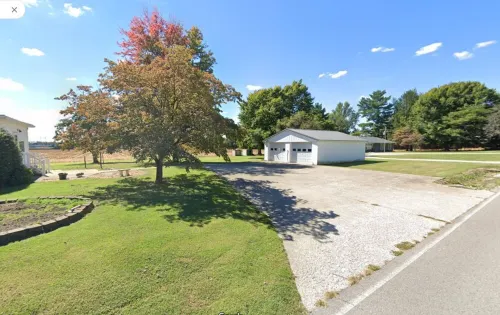 Beautiful Vintage Farmhouse, Sleeps 12, Cozy Serene Getaway! Hotels in Gibson County