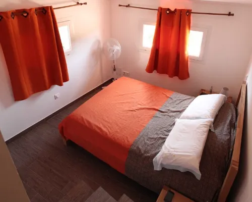 Quiet apartment surrounded by nature ideal for enjoying the South of Corsica Hotels in Figari