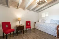 Lone Madrone Winery Guest House