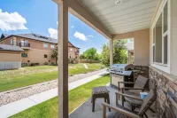 Top Notch Townhouse with Arcade