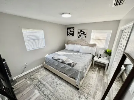 ❤️ Family Friendly POOL Home - 10 mins to Cocoa Beach & Kennedy Space Center! ❤️