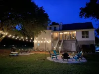 Grand Getaway - 5 Miles to Beach, Huge Yard, Tons of Space + Gym!