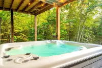Private Dog-Friendly Lodge with Hot Tub, Mountain Views, and Fenced-in Yard