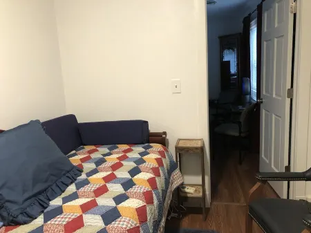 Quiet 5min from lake; near boat launches, bike trails, 45 min to Green Bay