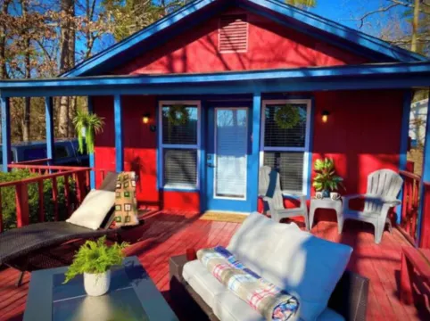 Razorback Red Lakeside Cottage