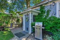 Story book 1920's home in down town Coeur d'Alene with AC, WiFi