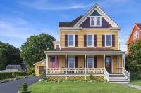 Spacious Victorian in the heart of Catskill Village - Close to All - 수영장