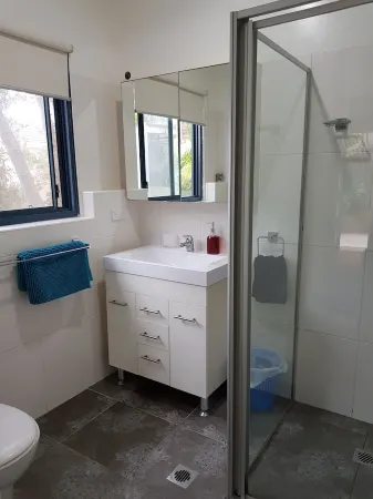 1 BR BEACHSIDE RETREAT WITH LAP POOL - close to Coogee Beach