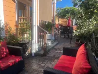 Cozy Detached cottage at rear of main house 30 min. To SF  2 bedrooms 1 bathroom