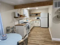 Cozy updated one bedroom cottage on shawano lake